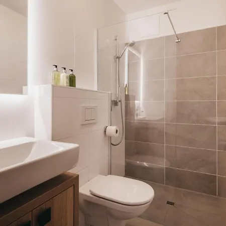 Village Park * Τσελ αμ Ζέε